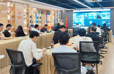 聚力攻堅 礪新致遠——4月營銷表彰大會暨新品培訓會